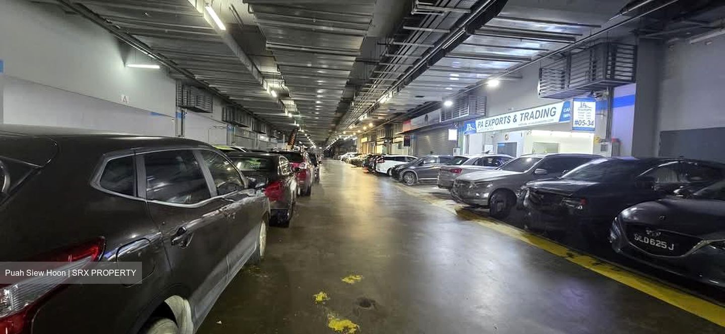 Carros Centre (D25), Factory #570918861